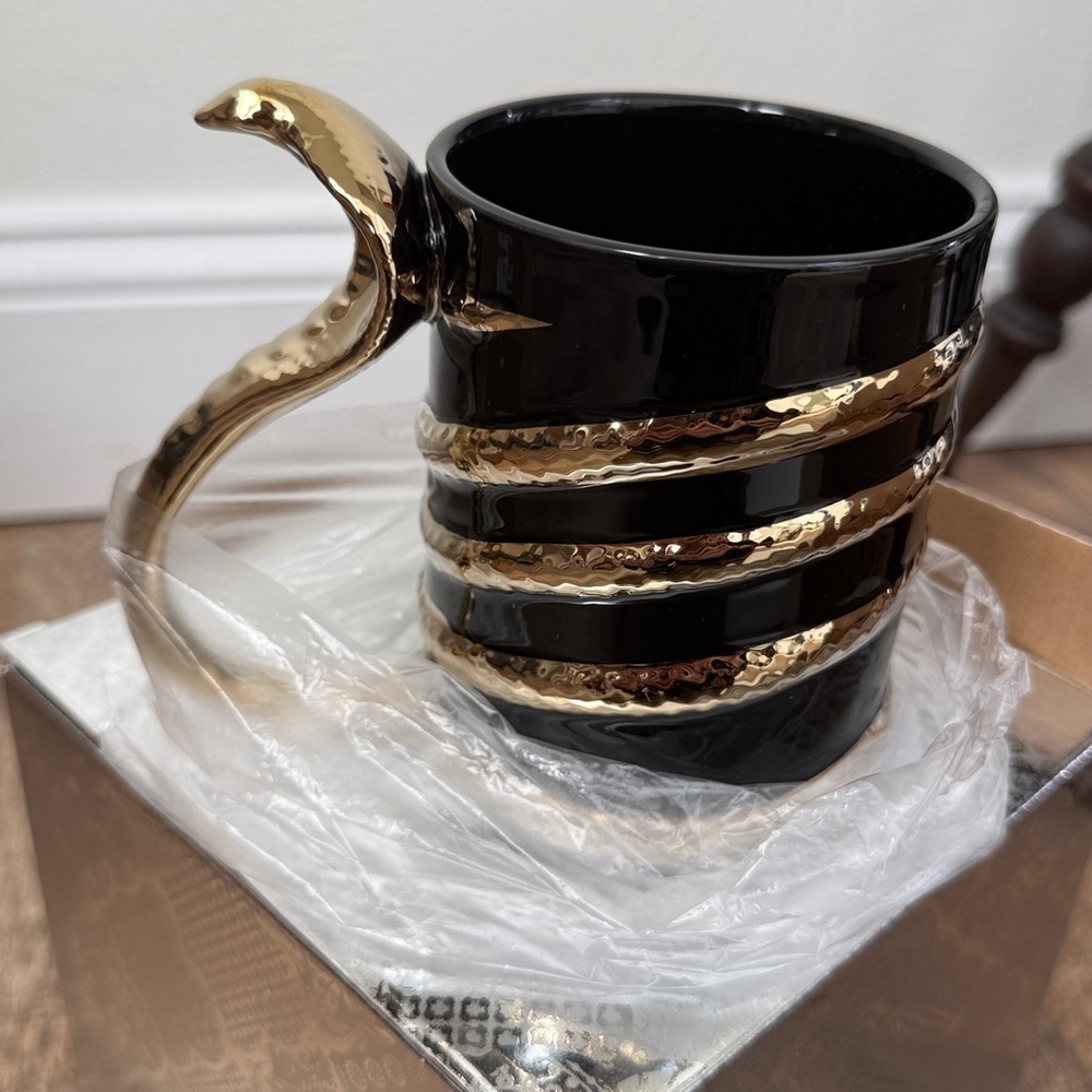 Taylor Swift Reputation Snake Handle Mug - Picture 2 of 3